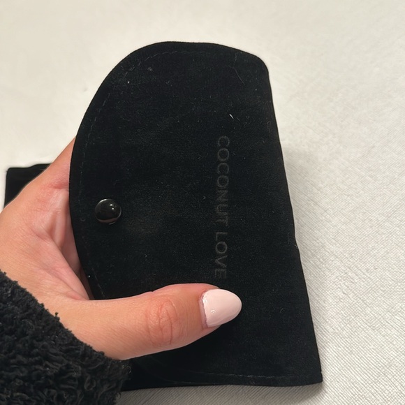 COCONUT LOVE GILI NECKLACE PURPLE - Picture 4 of 4